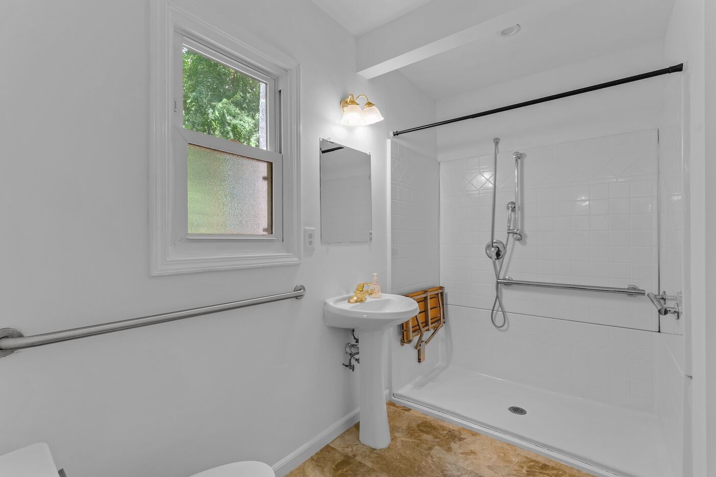 Main level full bath with zero-entry shower